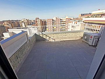 034019 Venta de ático con terraza en Xalets-Humbert Torres (Lleida)