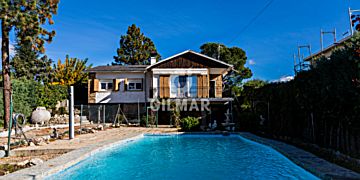 Imagen 1 Venta de casa con piscina en Becerril de la Sierra