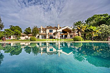 Imagen 1 Venta de casa con piscina en Alcobendas