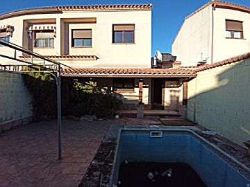 Imagen 1 Venta de piso con piscina en Velada
