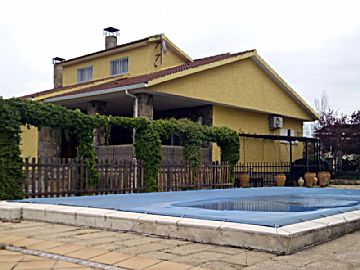 IMG_20140325_123832.jpg Venta de casa con piscina y terraza en Aldea del Fresno