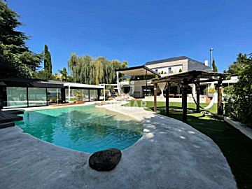 Imagen 1 Venta de casa con piscina y terraza en Alcobendas